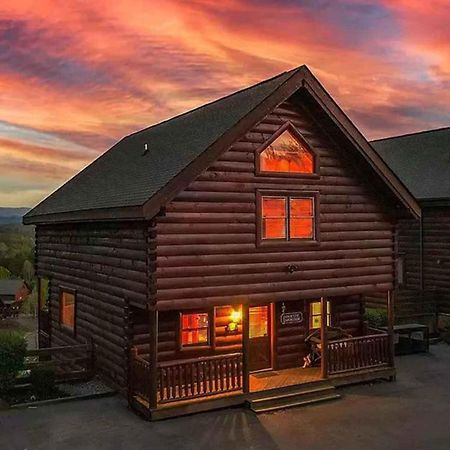 New Majestic 5 Star Amazing View, Pool, Hot Tub! Pigeon Forge Exterior foto